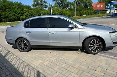 Седан Volkswagen Passat 2005 в 