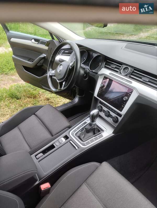 Универсал Volkswagen Passat 2018 в Шепетовке фото 21 Универсал Volkswagen Passat 2018 в Шепетовке