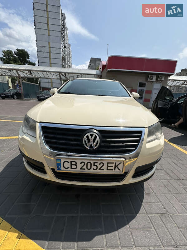 Универсал Volkswagen Passat 2011 в Киеве