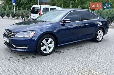 Седан Volkswagen Passat 2012 в Киеве