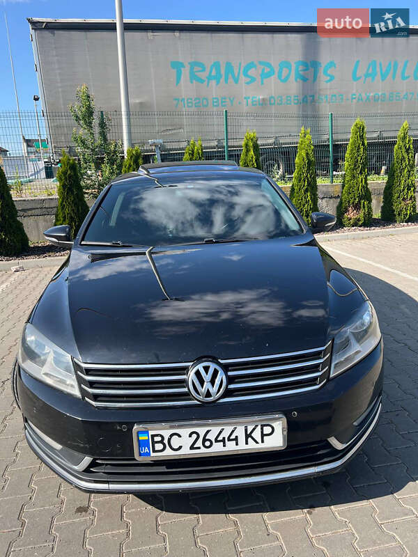 Седан Volkswagen Passat 2013 в Львове