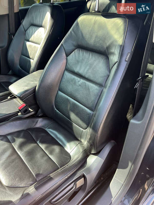 Седан Volkswagen Passat 2013 в Львове