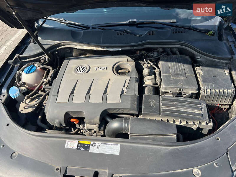 Седан Volkswagen Passat 2013 в Львове