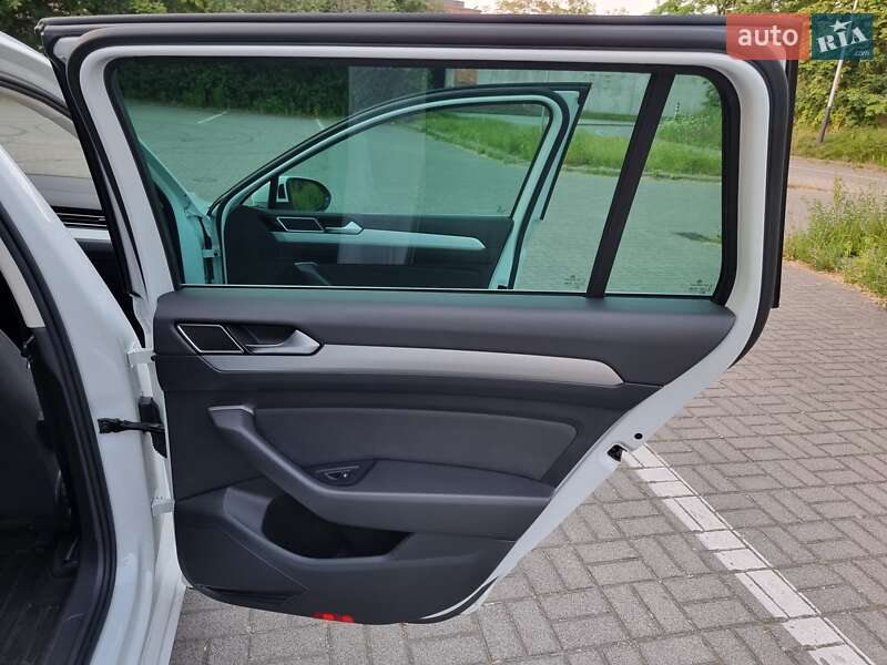 Универсал Volkswagen Passat 2015 в Киеве