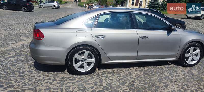 Седан Volkswagen Passat 2012 в Луцке