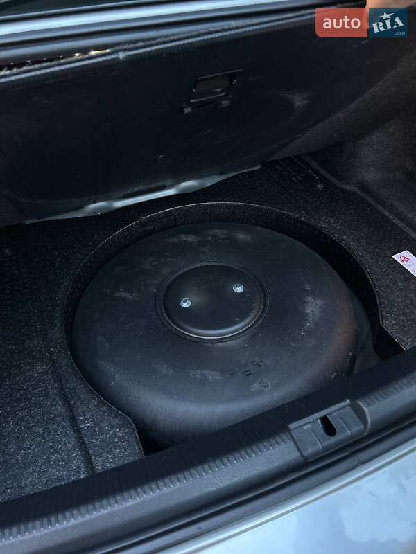 Седан Volkswagen Passat 2012 в Луцке