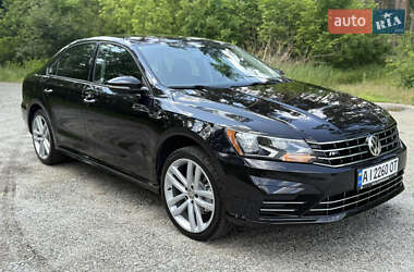 Седан Volkswagen Passat 2018 в Києві
