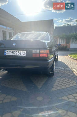 Седан Volkswagen Passat 1993 в 