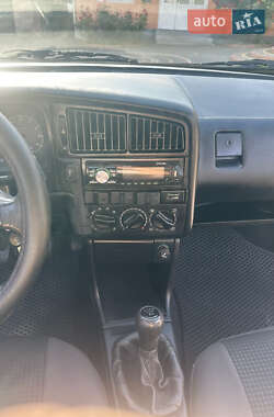 Седан Volkswagen Passat 1993 в 