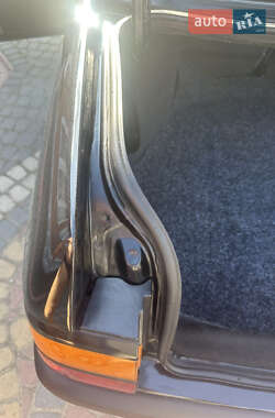 Седан Volkswagen Passat 1993 в 