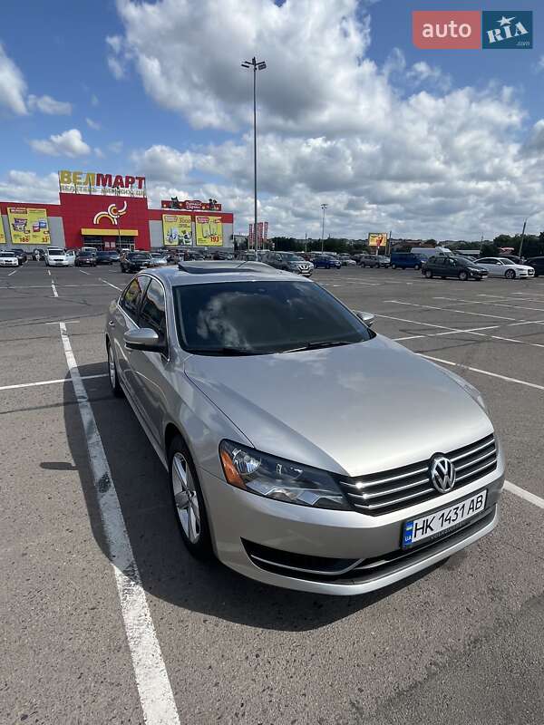 Седан Volkswagen Passat 2012 в Ровно