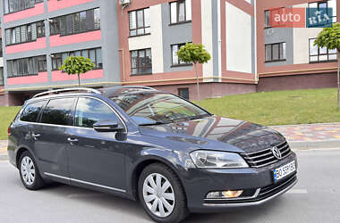 Універсал Volkswagen Passat 2012 в Тернополі