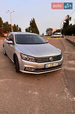 Седан Volkswagen Passat 2016 в Киеве