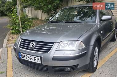 Седан Volkswagen Passat 2002 в Одессе
