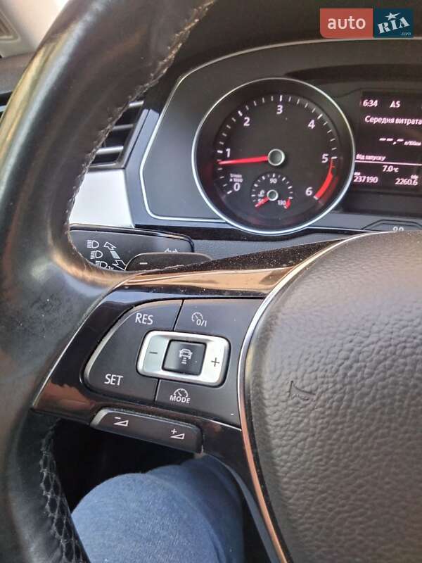 Универсал Volkswagen Passat 2017 в Житомире