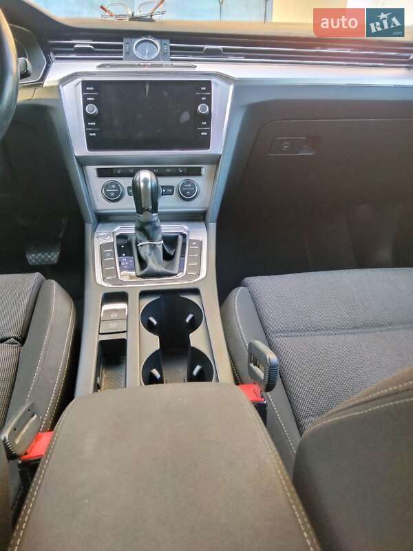 Универсал Volkswagen Passat 2017 в Житомире