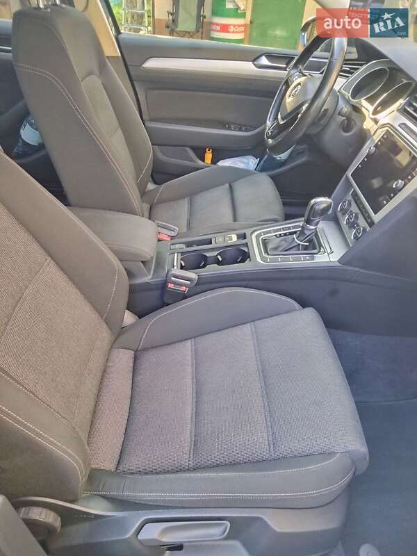 Универсал Volkswagen Passat 2017 в Житомире