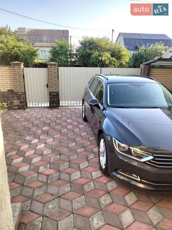 Универсал Volkswagen Passat 2017 в Житомире