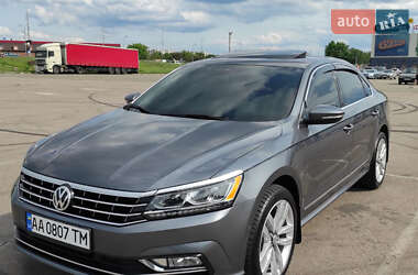 Седан Volkswagen Passat 2017 в Києві