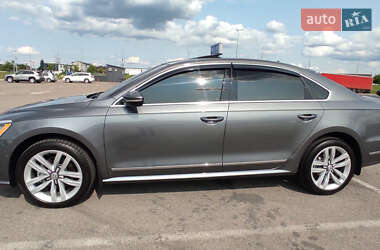 Седан Volkswagen Passat 2017 в Киеве