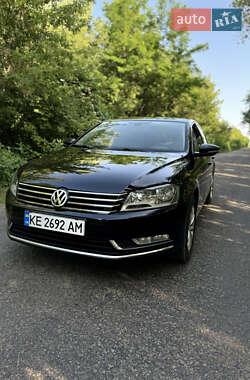 Седан Volkswagen Passat 2012 в Днепре
