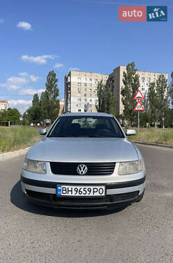 Универсал Volkswagen Passat 2000 в 