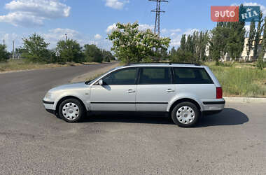Универсал Volkswagen Passat 2000 в 