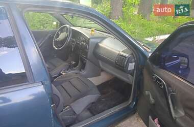 Седан Volkswagen Passat 1994 в Умани