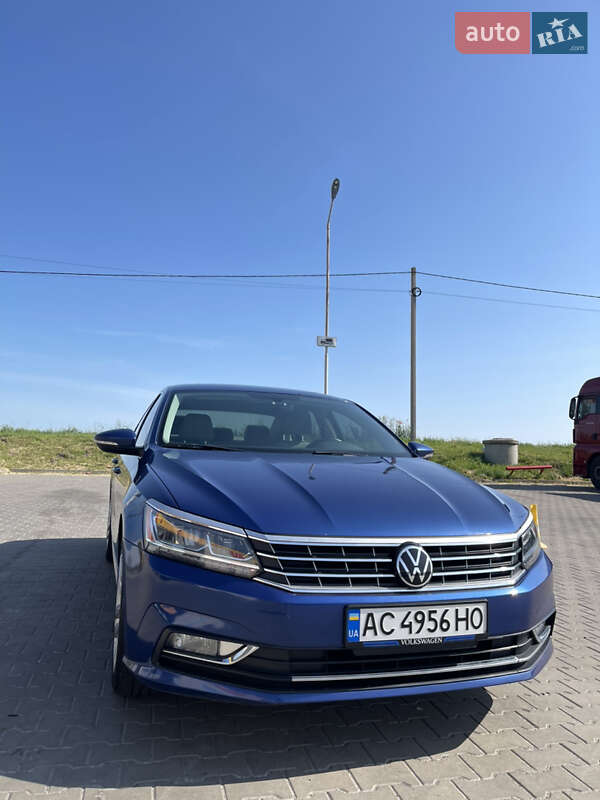 Седан Volkswagen Passat 2016 в Луцьку
