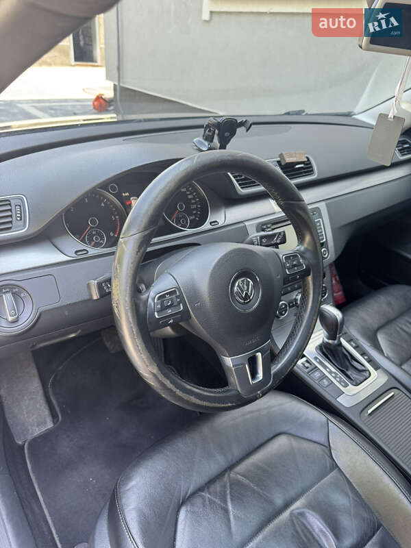 Универсал Volkswagen Passat 2014 в Ивано-Франковске
