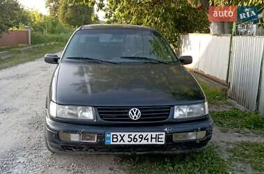 Седан Volkswagen Passat 1994 в Городке