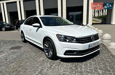 Седан Volkswagen Passat 2016 в Києві