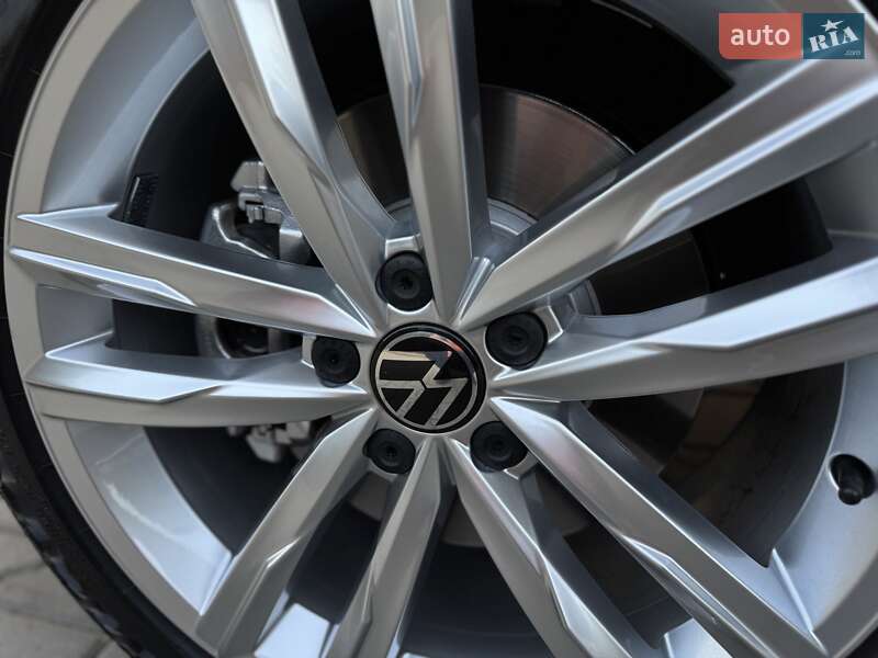Седан Volkswagen Passat 2020 в Стрию