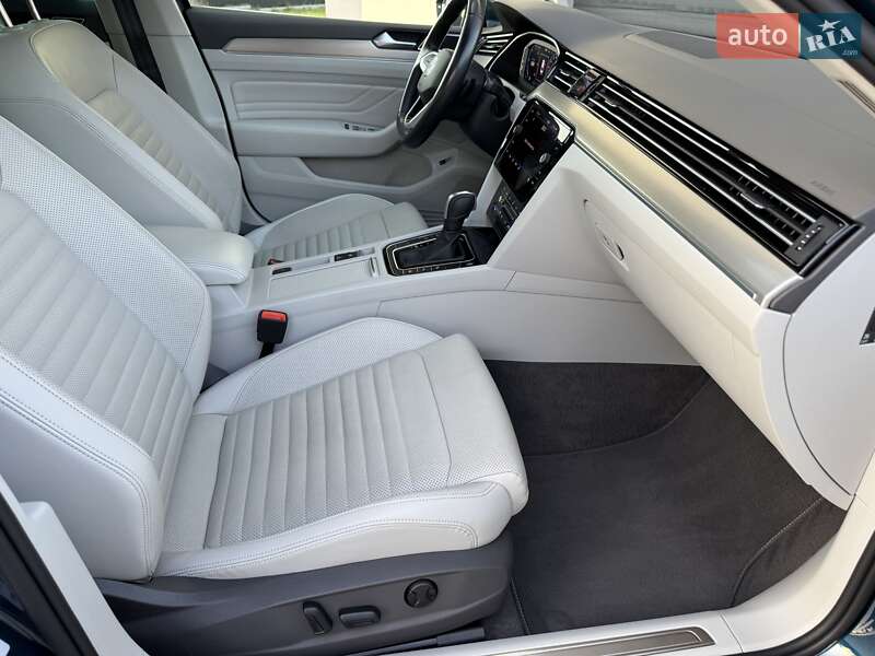 Седан Volkswagen Passat 2020 в Стрию