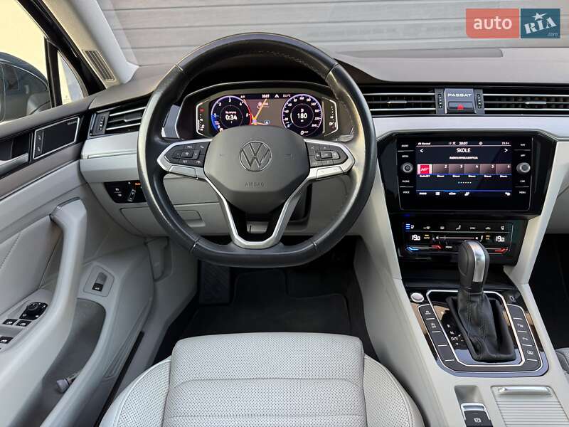 Седан Volkswagen Passat 2020 в Стрию