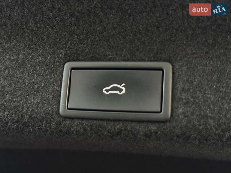 Седан Volkswagen Passat 2020 в Стрию