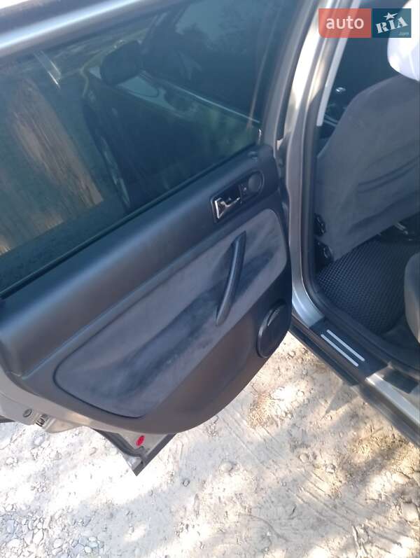 Універсал Volkswagen Passat 2002 в Новояворівську