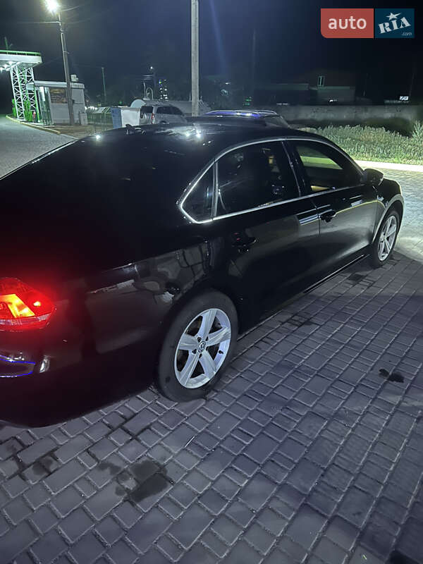 Седан Volkswagen Passat 2014 в Білгороді-Дністровському