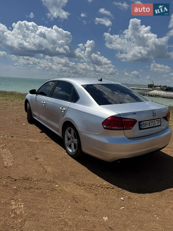 Седан Volkswagen Passat 2013 в Одесі
