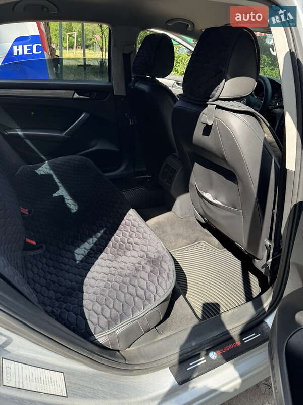 Седан Volkswagen Passat 2013 в Одесі