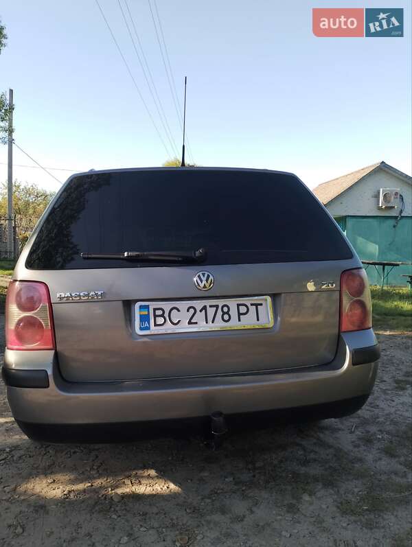 Універсал Volkswagen Passat 2002 в Новояворівську