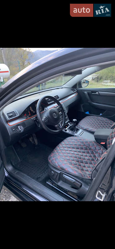 Универсал Volkswagen Passat 2012 в Ивано-Франковске
