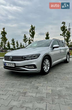 Универсал Volkswagen Passat 2019 в Киеве