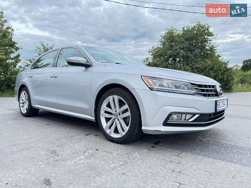 Седан Volkswagen Passat 2018 в Львові