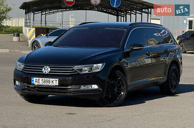 Універсал Volkswagen Passat 2015 в Дніпрі