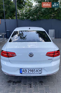 Седан Volkswagen Passat 2015 в Одессе