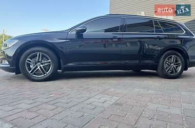 Універсал Volkswagen Passat 2017 в Снятині