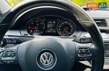 Седан Volkswagen Passat 2011 в 