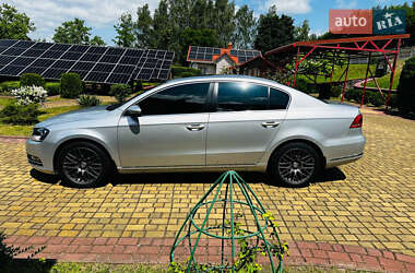 Седан Volkswagen Passat 2011 в 