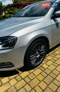 Седан Volkswagen Passat 2011 в 